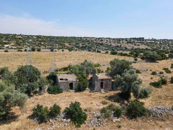 casa indipendente in vendita a Noto