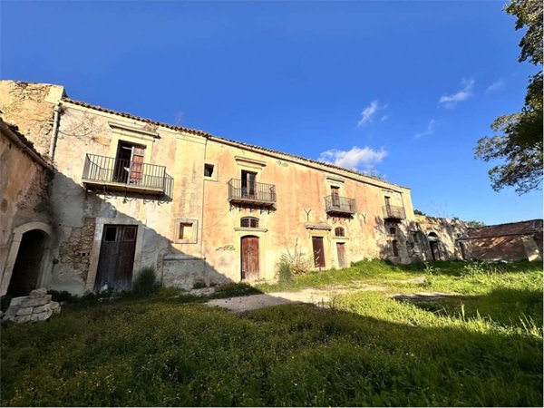 casa indipendente in vendita a Noto in zona Madonna Marina