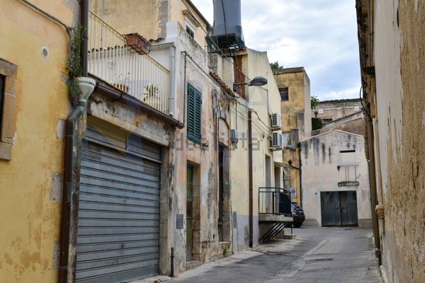 casa indipendente in vendita a Noto