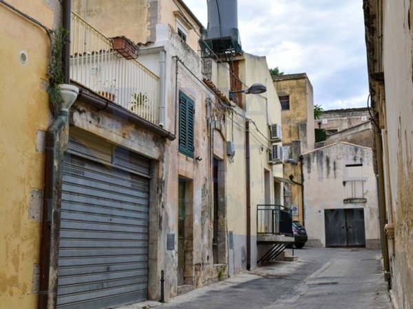 casa indipendente in vendita a Noto