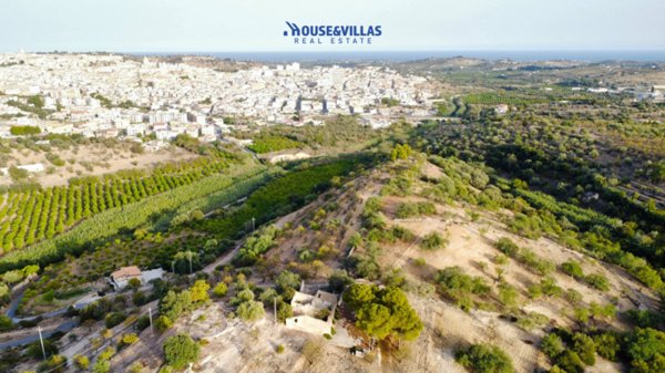 casa indipendente in vendita a Noto in zona Madonna Marina