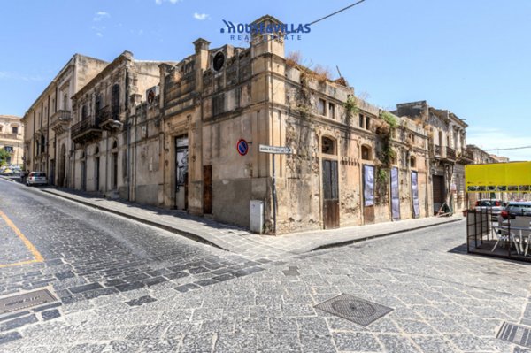 locale di sgombero in vendita a Noto