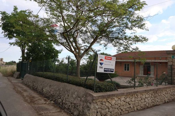 casa indipendente in vendita a Noto in zona Rigolizia