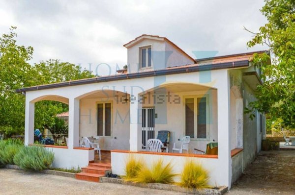 casa indipendente in vendita a Noto in zona Madonna Marina