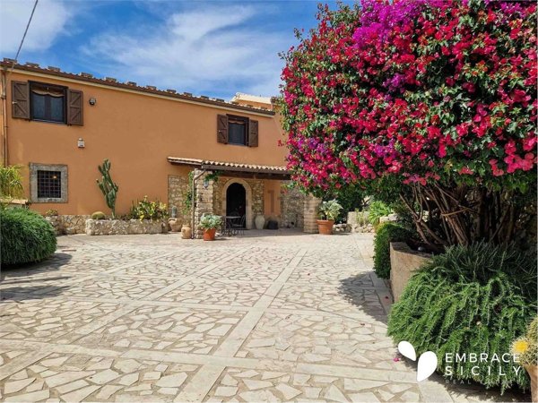 casa indipendente in vendita a Noto