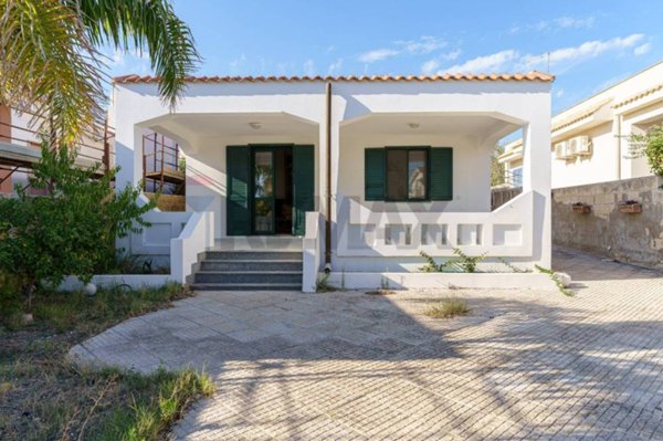 casa indipendente in vendita a Noto