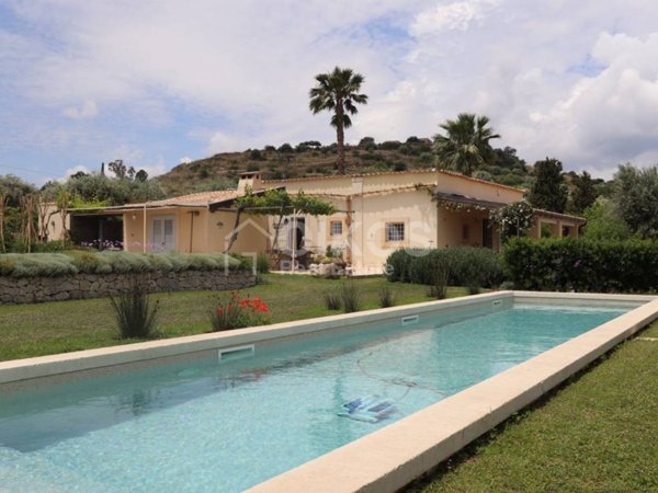 casa indipendente in vendita a Noto in zona Madonna Marina