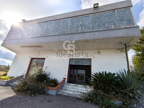locale commerciale in vendita a Noto