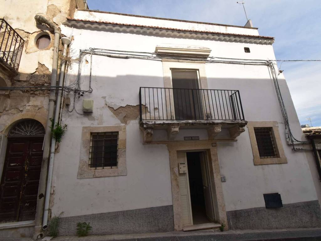 casa indipendente in vendita a Noto