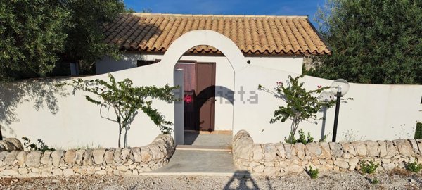 casa indipendente in vendita a Noto