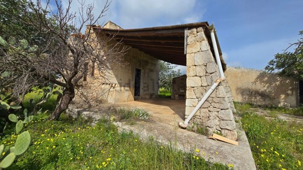 casa indipendente in vendita a Noto