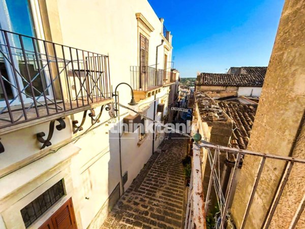 casa indipendente in vendita a Noto