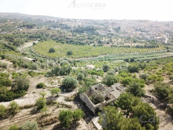casa indipendente in vendita a Noto