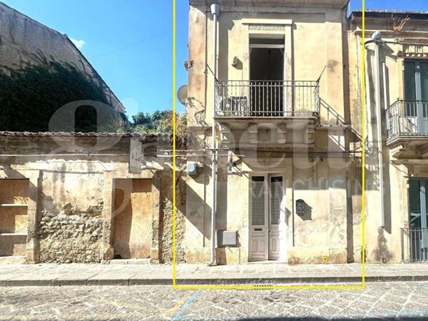 casa indipendente in vendita a Noto