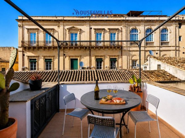 casa indipendente in vendita a Noto