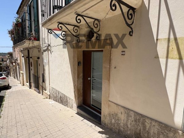 casa indipendente in vendita a Noto