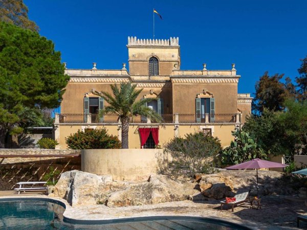 intera palazzina in vendita a Noto in zona San Corrado di Fuori