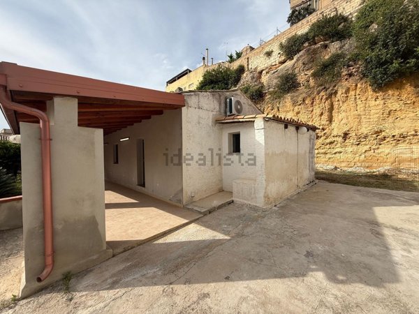 casa indipendente in vendita a Noto
