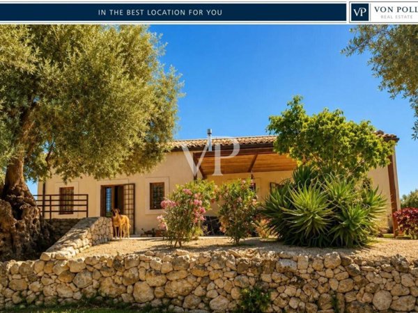 casa indipendente in vendita a Noto