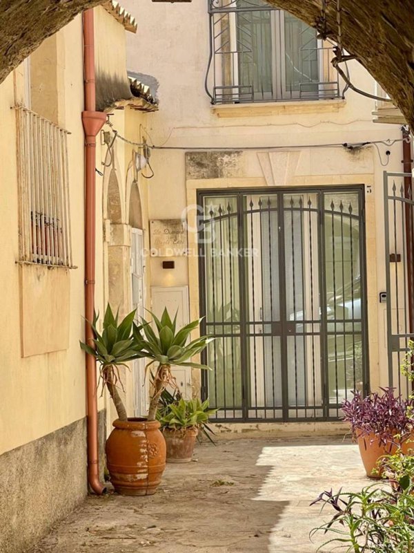 casa indipendente in vendita a Noto