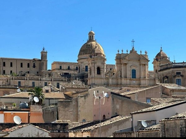 pentavano in vendita a Noto