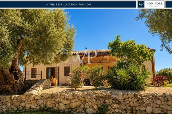 casa indipendente in vendita a Noto