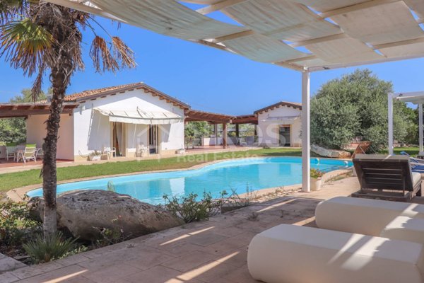 casa indipendente in vendita a Noto in zona San Lorenzo