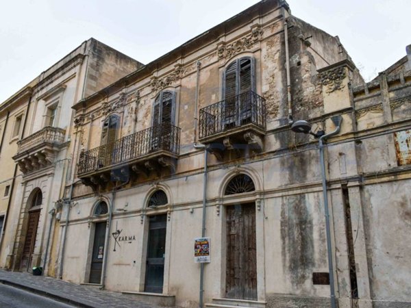 intera palazzina in vendita a Noto