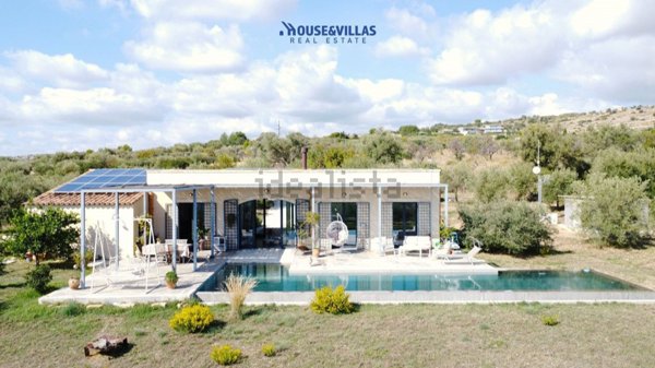 casa indipendente in vendita a Noto