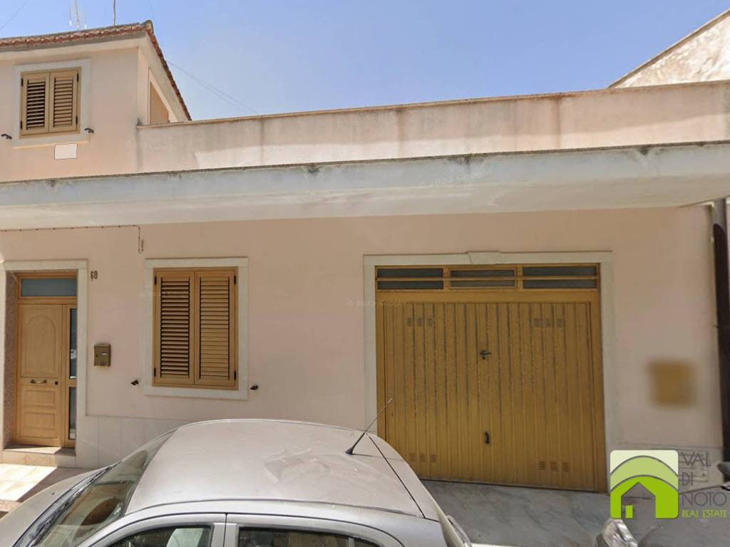casa indipendente in vendita a Noto in zona Madonna Marina