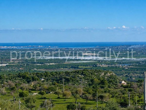 casa indipendente in vendita a Noto