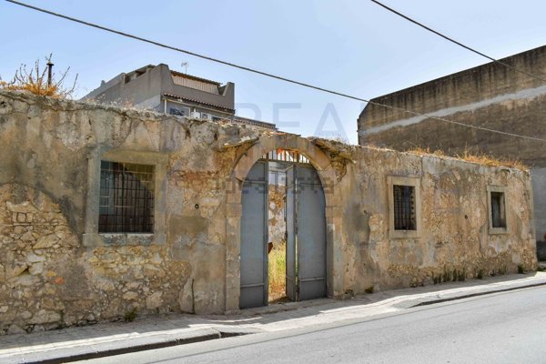 casa indipendente in vendita a Noto