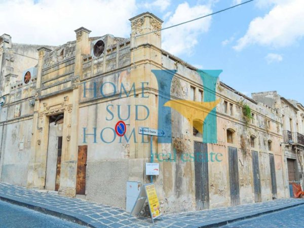intera palazzina in vendita a Noto