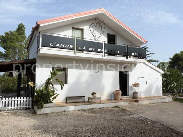 casa indipendente in vendita a Noto in zona Vendicari