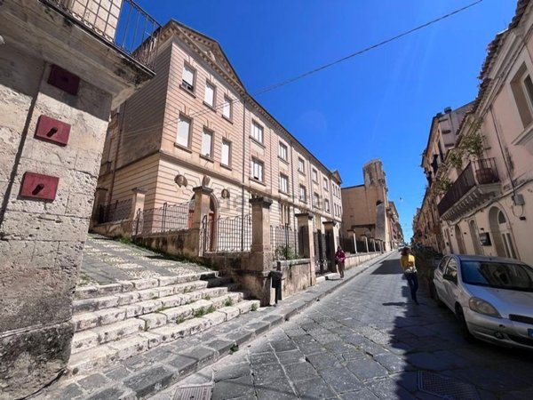 quadrivano in vendita a Noto