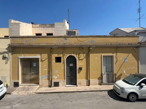 casa indipendente in vendita a Noto