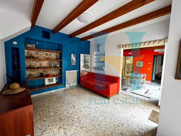 intera palazzina in vendita a Noto