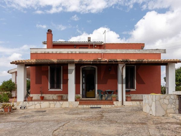 casa indipendente in vendita a Noto
