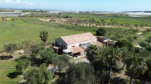 casa indipendente in vendita a Noto