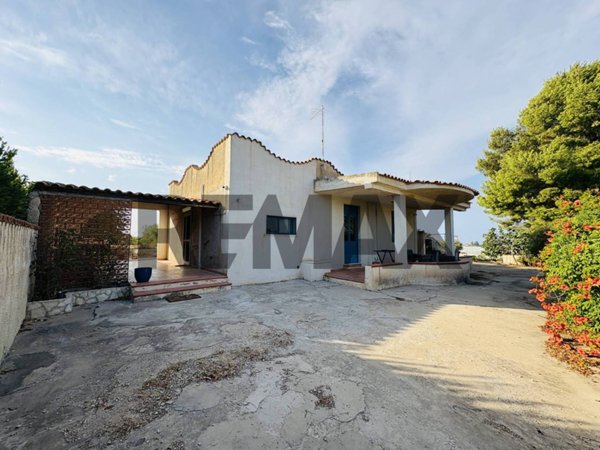 casa indipendente in vendita a Noto in zona San Lorenzo