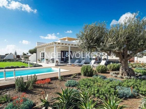 casa indipendente in vendita a Noto in zona San Lorenzo