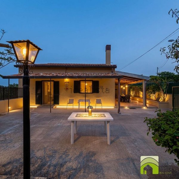 casa indipendente in vendita a Noto in zona Testa dell'Acqua