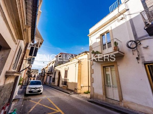 casa indipendente in vendita a Noto