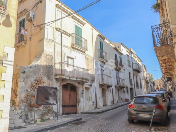 casa indipendente in vendita a Noto