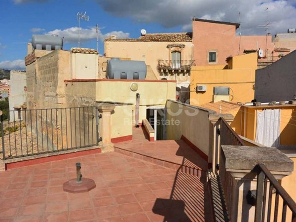 casa indipendente in vendita a Noto