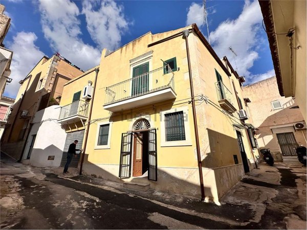 casa indipendente in vendita a Noto in zona Madonna Marina