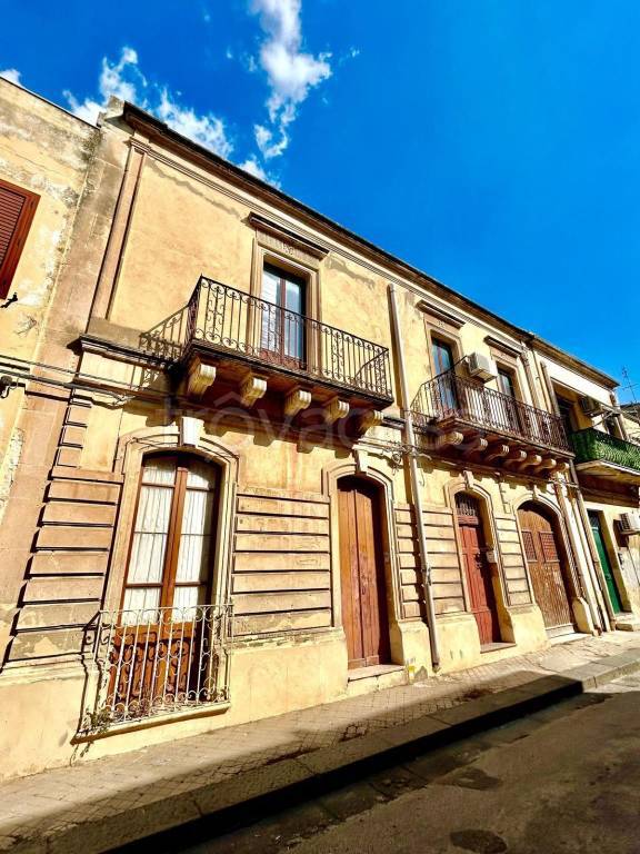 casa indipendente in vendita a Noto