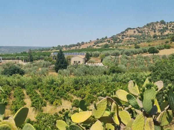intera palazzina in vendita a Noto in zona Madonna Marina