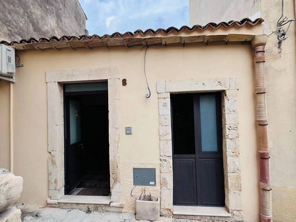 casa indipendente in vendita a Noto