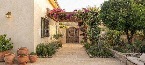 casa indipendente in vendita a Noto in zona Testa dell'Acqua